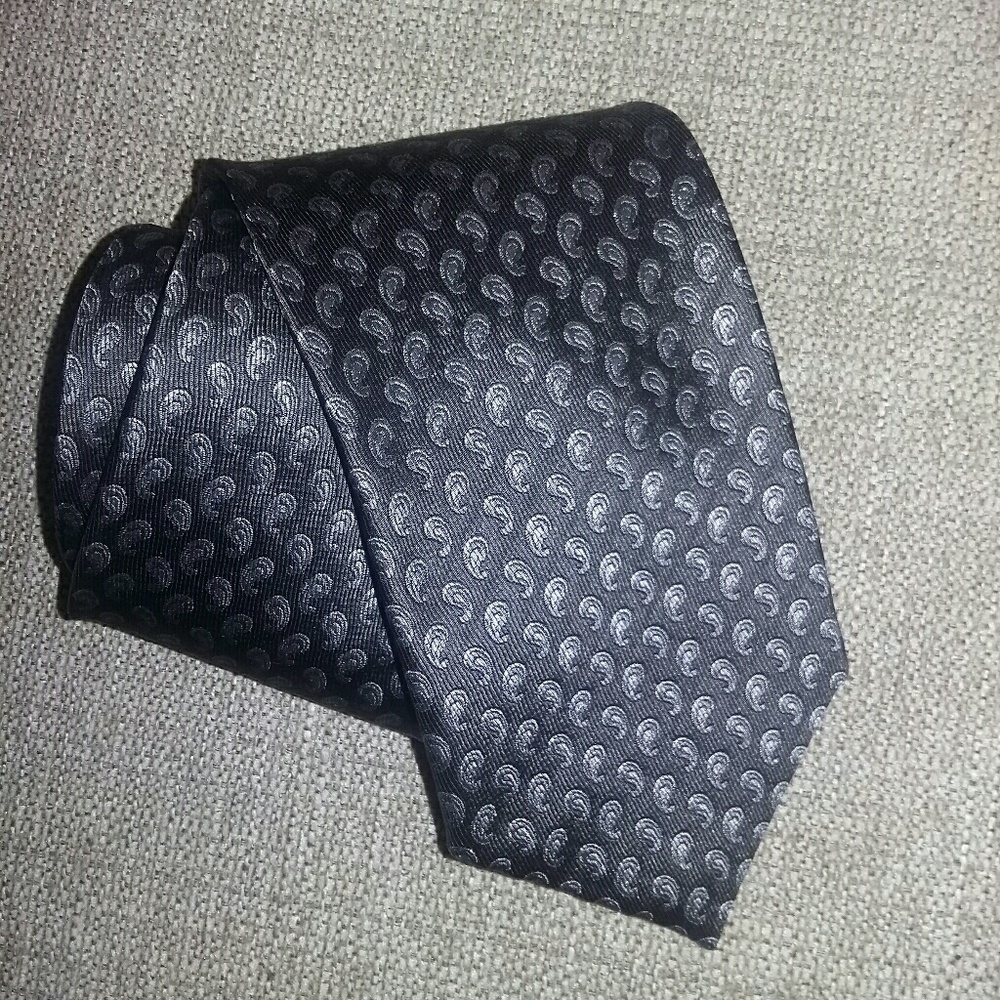 Beau Brummel 100% silk neck tie in gray